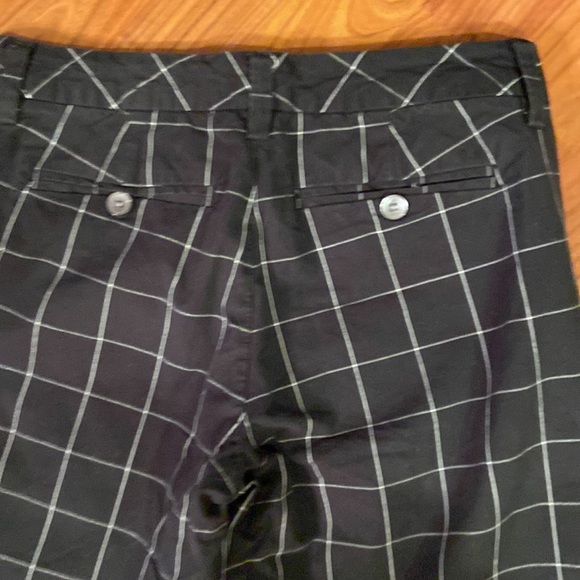 Tommy Hilfiger Bermuda Shorts - Picture 6 of 8